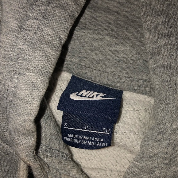 CROPPED GREY NIKE HOODIE!!¡ - Picture 3 of 4